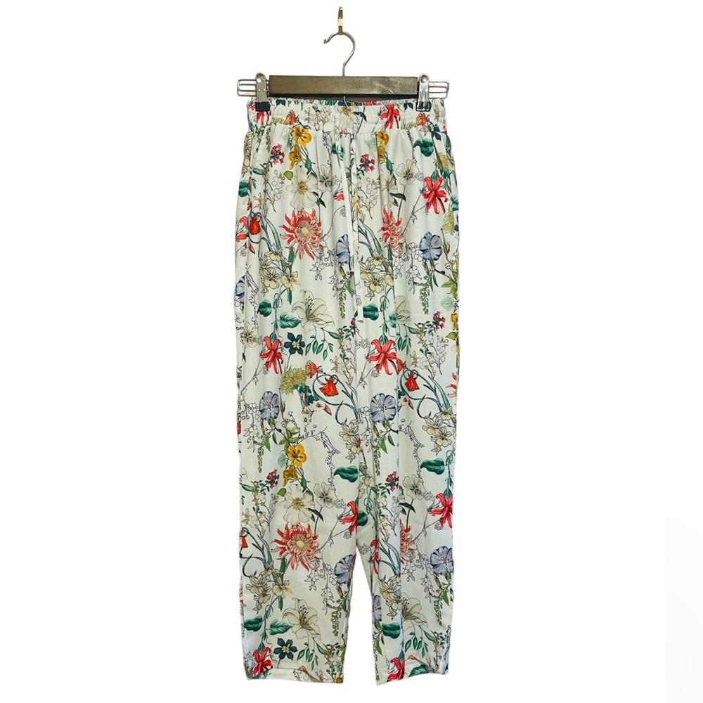 Colorful Floral Printed Cropped Pants